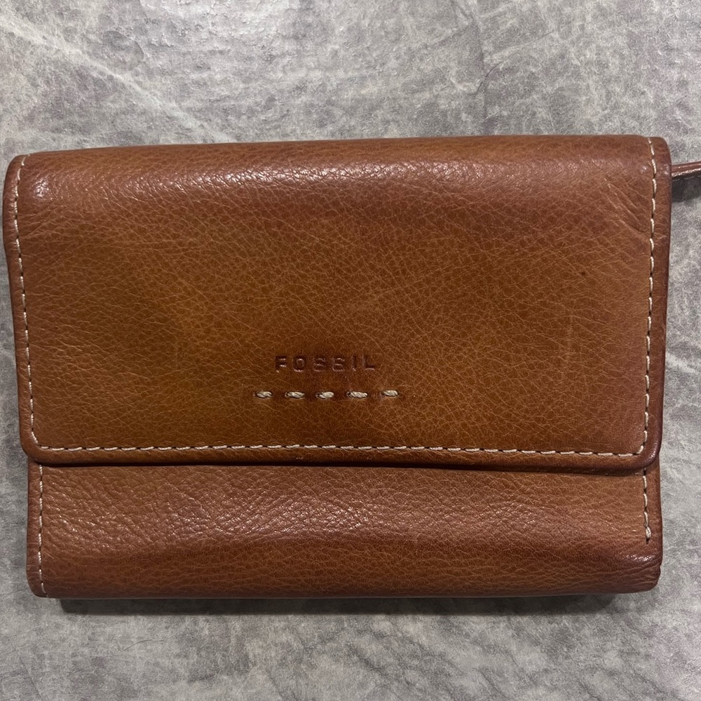 Fossil Tan Wallet | Genuine leather